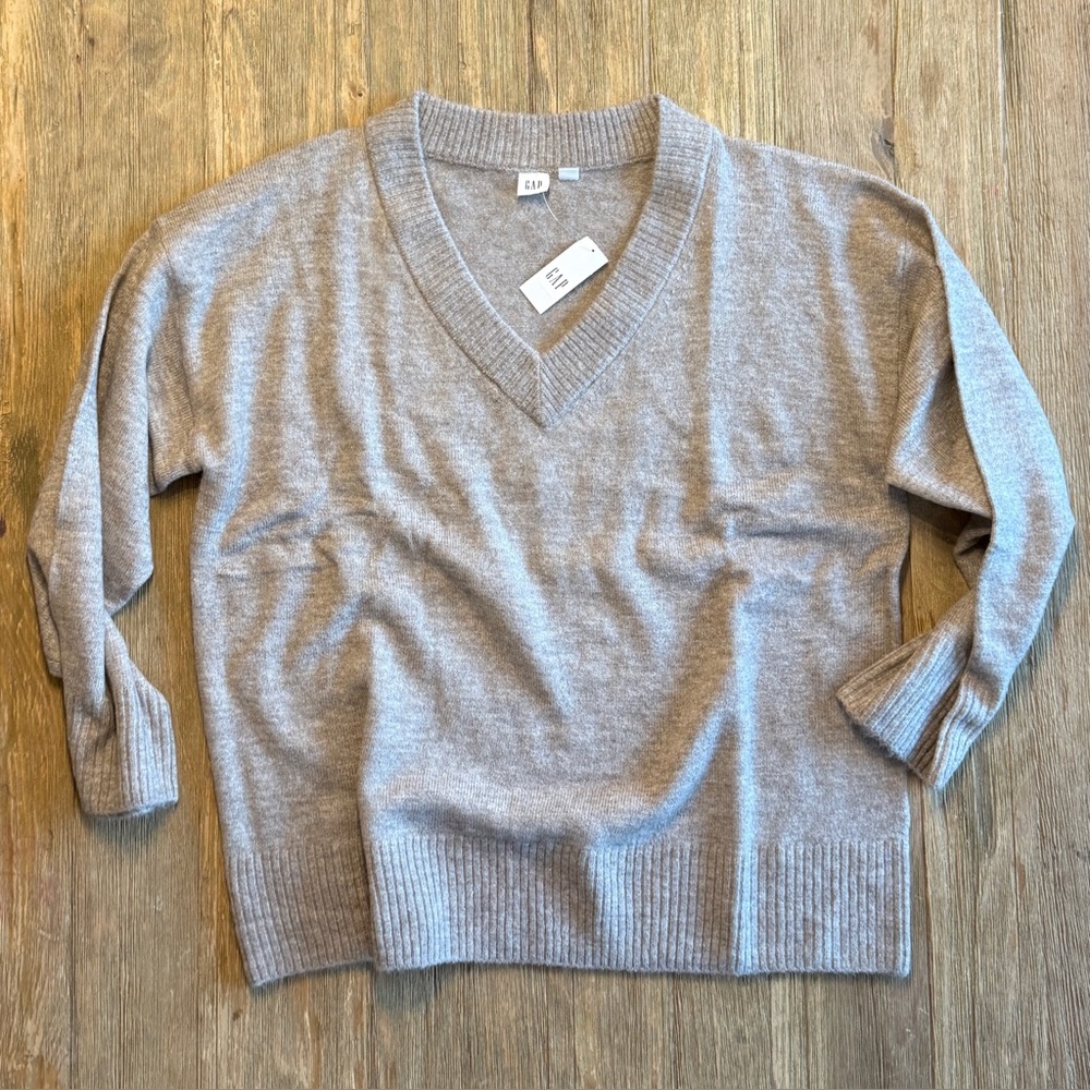 GAP V-Neck Sweater, Tan/Saddle Color, Size L, Loose Fit